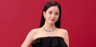BLACKPINK’s Jisoo Stuns In A Black Crop Top, Pairs It With A Mini Skirt