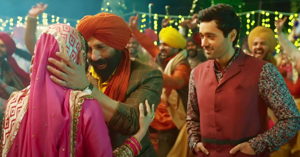 Gadar 2 Box Office Day 15: Sunny Deol & Ameesha Patels's Film Gearing Up For A Smashing Entry To The 500 Crore Club!