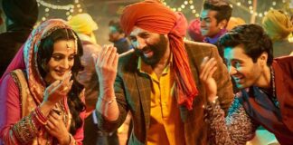 Box Office - Gadar 2 stays over 4 crores mark on Monday, will stay consistent right through the week now