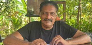 Chandrayaan-3: Actor-Politician Prakash Raj Faces Backlash For Mocking India's Moon Mission Ahead Of Landing, Netizens Feel Ashamed To Call Him "A Fellow Countryman"