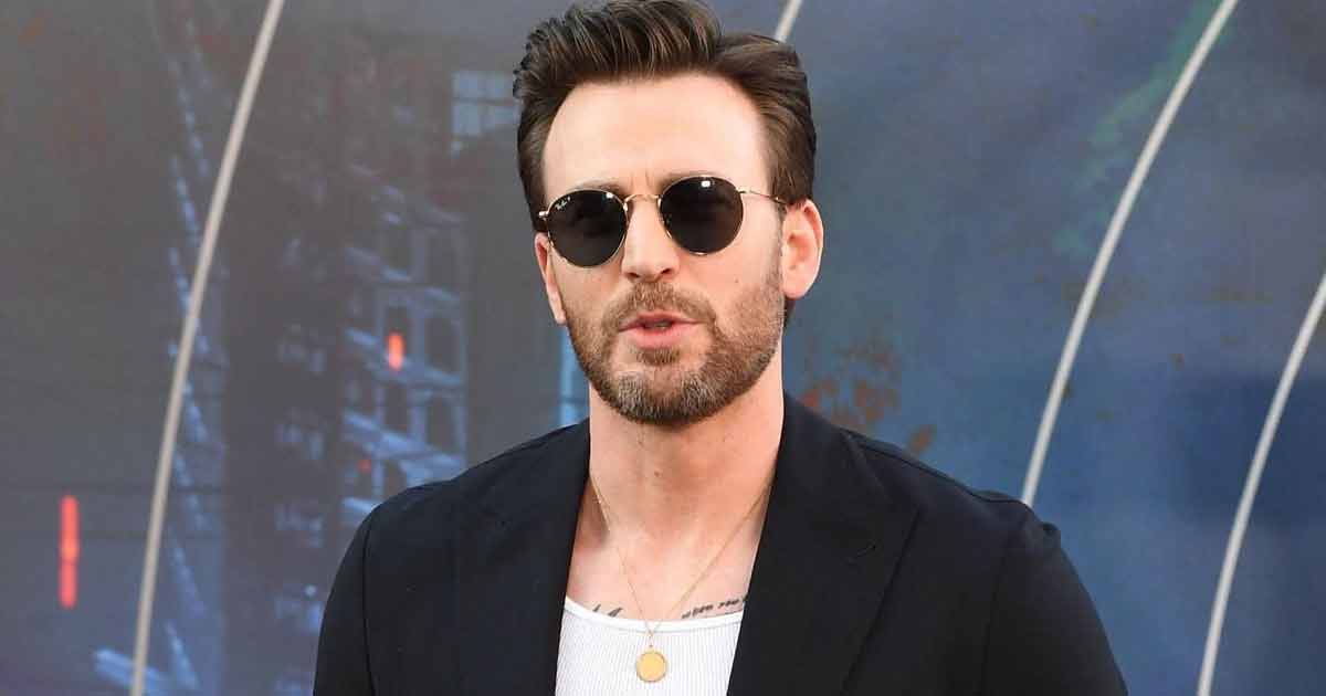 Chris Evans Escorting Legendary Women To The Stage Is The Wholesome Content We Deserve
