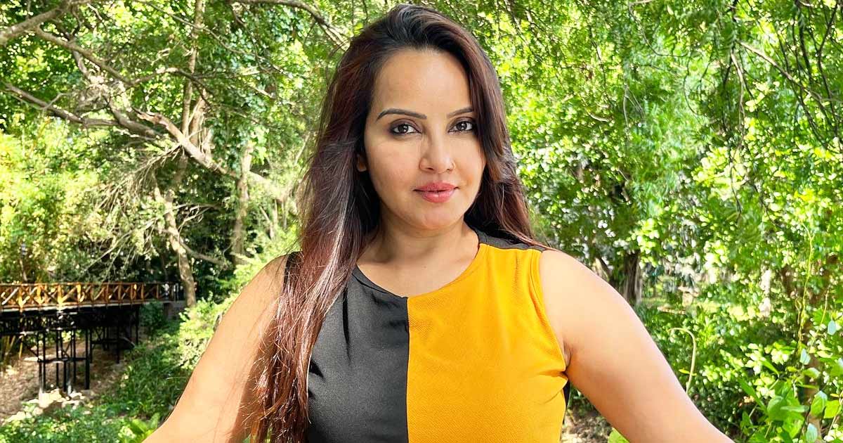 Geetanjali Mishra uses face pack made from pomegranate seeds for monsoon skincare routine