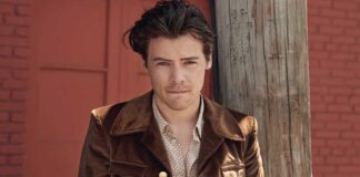 Harry Styles Once Almost Has His C*ck On Display While Chilling With His 1D Bandmates In Brazil – Check Out His Wardrobe Malfunction Pic Here!