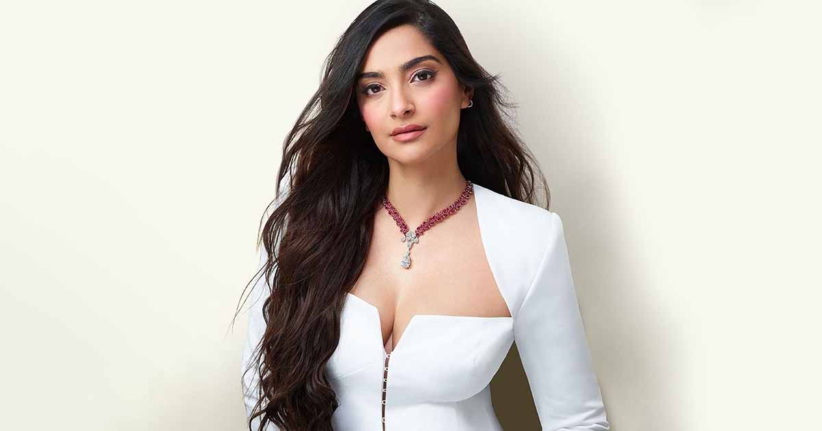 Sonam Kapoor Gets Brutally Trolled Over Saying "Masses Like Me For My Regular Girl Characters..."