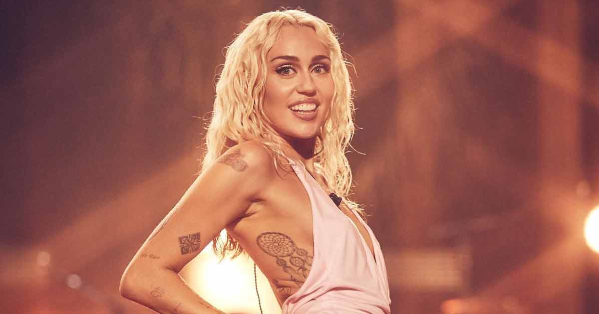 When Miley Cyrus Called Out Guys For Watching “Too Much P*rn” & Revealed What She Feels Is Girls P*rn