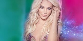 Britney Spears performs dangerous dance with butcher knives