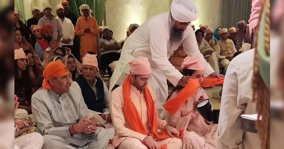 Parineeti, Raghav's picture seeking blessings in Gurudwara goes viral