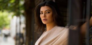 Sushmita Sen Rings In Festive Fervor In Style Making Heads Turn With Her Stunning Pink Saree - Her Dhunuchi Dance Is Just Unmissable!