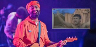 Arijit Singh Waves Shirt Above His Head Just Like Sourav Ganguly In Today's Indo-Pak World Cup Match!