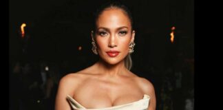 Jennifer Lopez Brings Out Her Retro Aura As She Wears A Corsetry Gown With A Pinch of S*xiness!