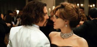 Johnny Depp Had Bad Breath That Angelina Jolie Asked Him To Use Mouthwash & Offered Him Mints Before Shooting Kissing Scenes?