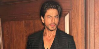 Shah Rukh Khan's Dream For His Fans Outside Mannat Includes Not Charging Them For A Dance Performance & Talking To Them On Megaphone
