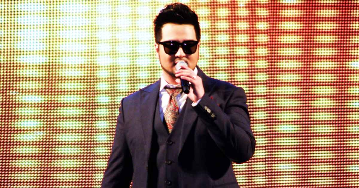Singer Kim Tae-woo fined for taking private ambulance to get to event venue