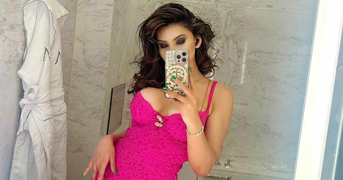 Urvashi Rautela Sparks Loses Her ‘24-Carat Real Gold iPhone’ During India Vs Pak World Cup Match, Gets Trolled
