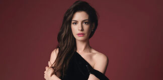 Anne Hathaway Looks Edgy & In Holiday Mood In Her Latest Pic