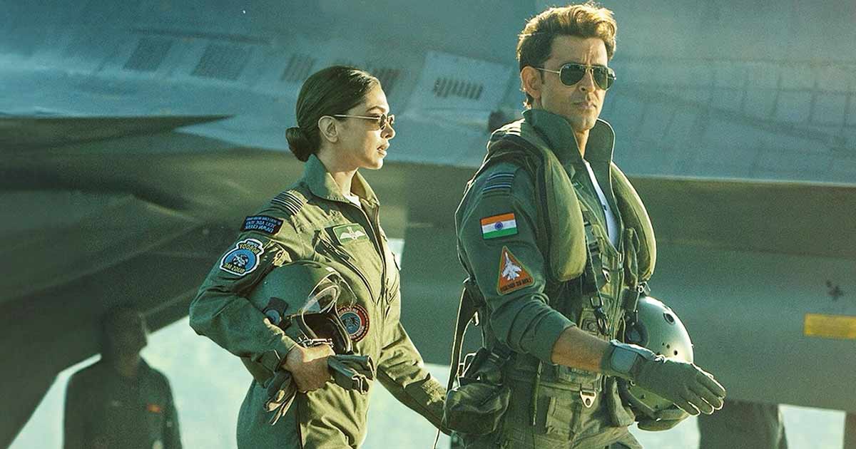 Fighter Star Cast Fees: Hrithik Roshan Earns 233% Higher Pay Than Deepika  Padukone; Here's How Much Everyone Earned!