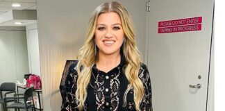 Kelly Clarkson Calls Out Martin Scorsese Over Marvel Franchise "Theme Park" Jibe