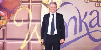 Here’s Why This 80s Star Was Paid A Huge Amount To Hang Out With Hugh Grant