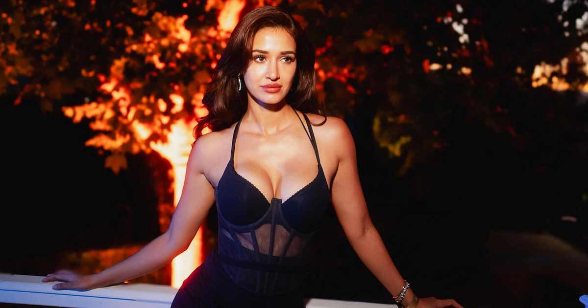 Disha Patani Looks Chic In Her Bold Ensemble