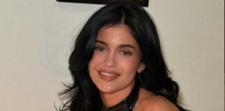 Kylie Jenner has an oopsie moment with her gown at Golden Globes