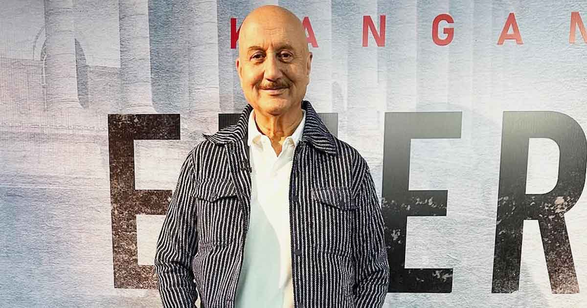 Do fans want Anupam Kher to step into politics?