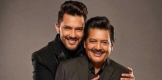 When Aditya Narayan Was Also Kissed By A Fan On The Stage