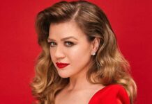 Here’s A Look At Kelly Clarkson’s Return To Her Talk Show After A Sudden Break