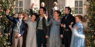 Jonathan Bailey And Simone Ashley In Bridgerton Still
