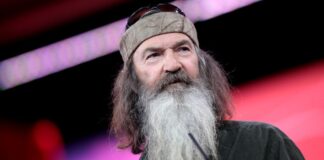 Phil Robertson Appears In Scenes From Duck Dynasty, The Blind, And Torchbearer