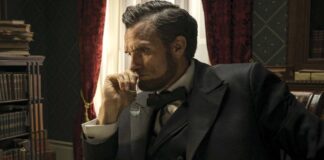 Daniel Day-Lewis Wearing Lincoln Costume On Set