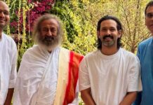 Here’s What Vikrant Massey Is Doing To Prepare For Gurudev Sri Sri Ravi Shankar’s Role White!