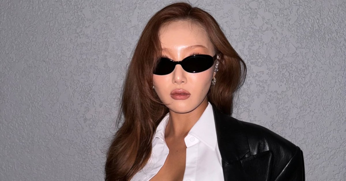 Mamamoo’s Hwasa Admits To Struggling From Nervousness After 2023 Live performance Controversy: “Feels Like I Can’t Breathe” Mamamoo’s Hwasa Admits To Struggling From Nervousness After 2023 Live performance Controversy: “Feels Like I Can’t Breathe”