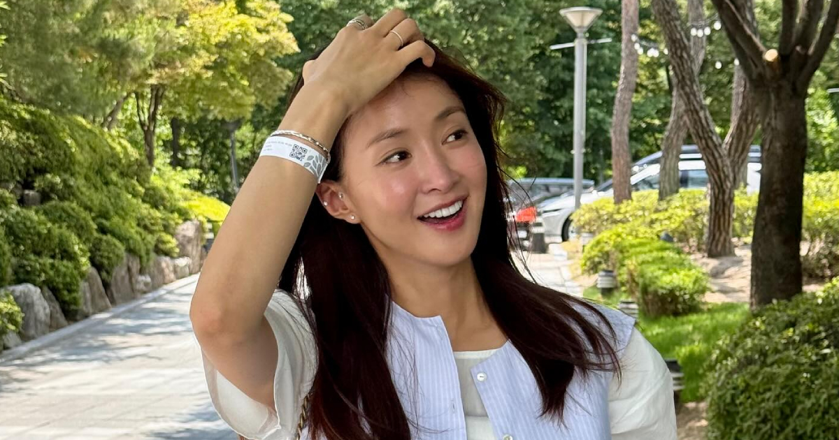 Lee Si-Young Reveals Life Update Fans Didn’t See Coming