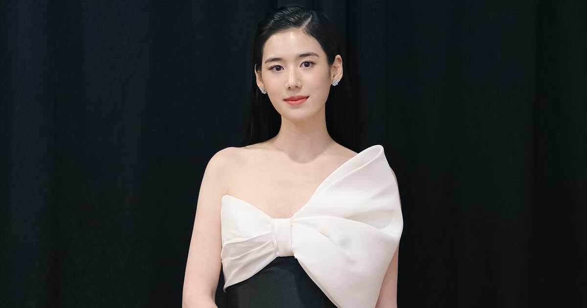 Nipple Tape Slip: Jung Eun-Chae Suffers Red Carpet Glitch at Blue Dragon Series Awards 2025