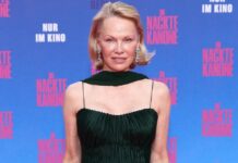 Here’s What Pamela Anderson Said About Her Role In The Naked Gun!