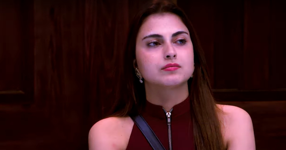 Bigg Boss 19 Begins with Drama as Farhana’s Elimination Turns into a Secret Room Entry