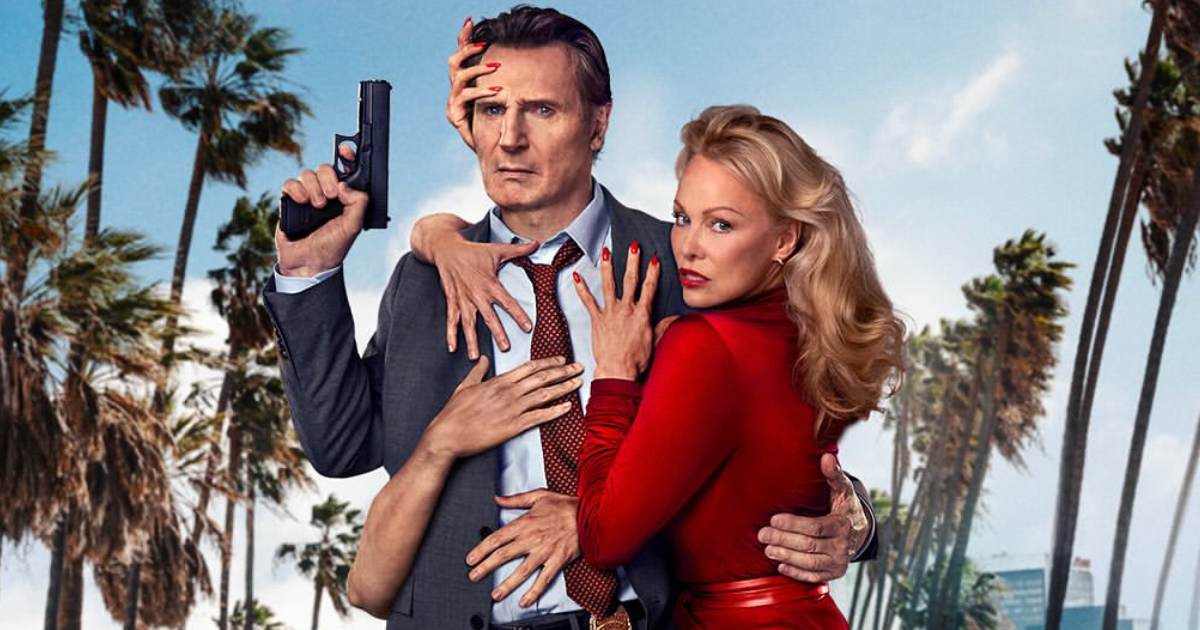 Liam Neeson em uma área nua