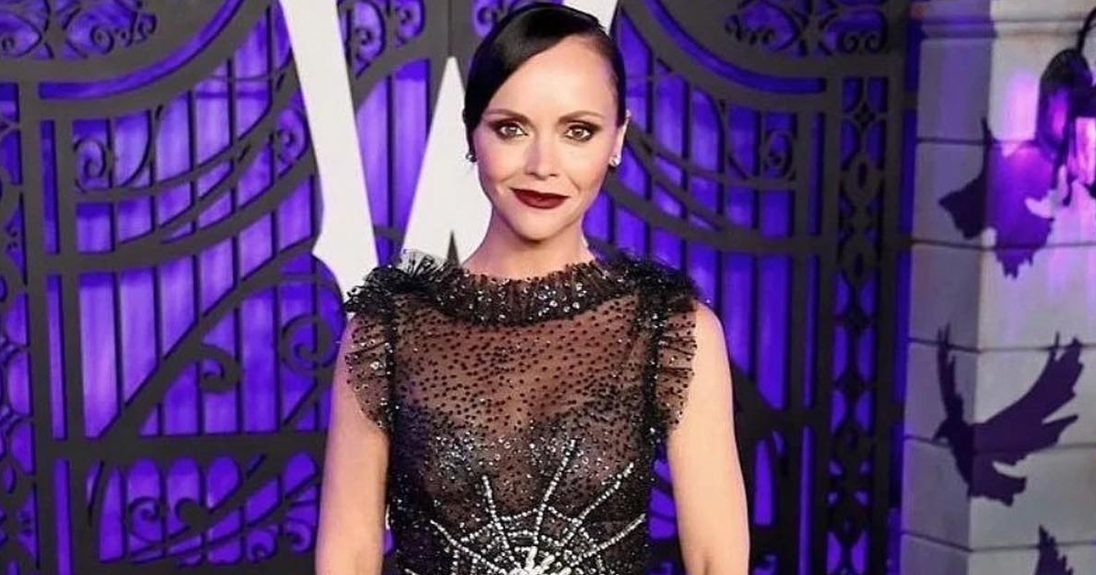 The Real Story Behind Thora Birch’s Exit & Christina Ricci’s Casting in Wednesday Season 1