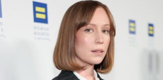 Exploring Hacks Star Hannah Einbinder’s Net Worth In 2025