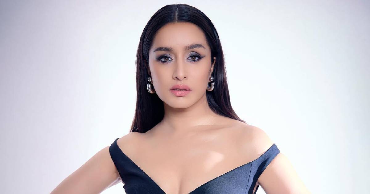 Shraddha Kapoor Smiled During Her Public Event Appearance