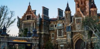 10 Scariest Mazes & Haunted Attractions This Year