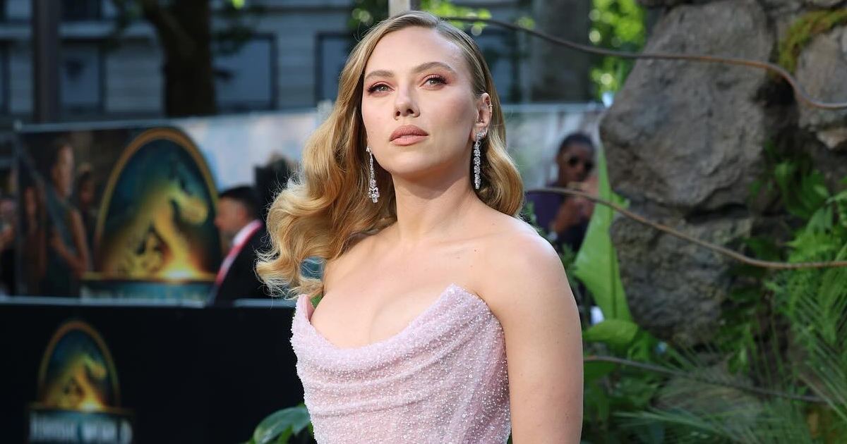 When Scarlett Johansson Called This Oscar-Winning Co-Star A Pussycat