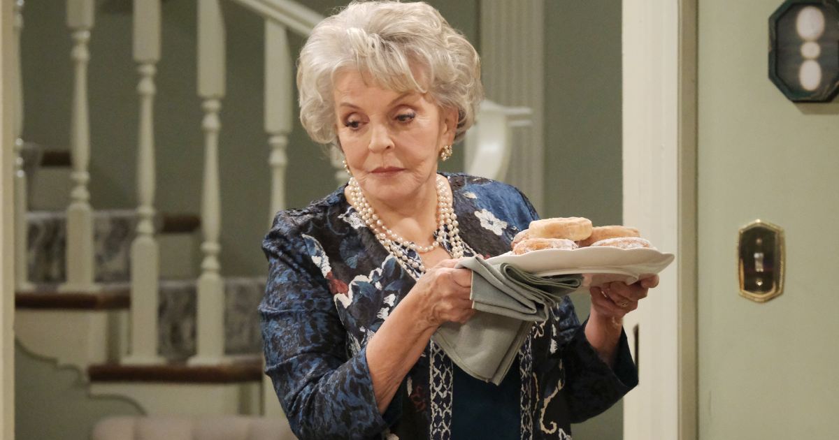 Days Of Our Lives Spoilers: Maggie & Julie Reminisce, Jennifer Threatens Chad While Sami Makes A Surprising Return