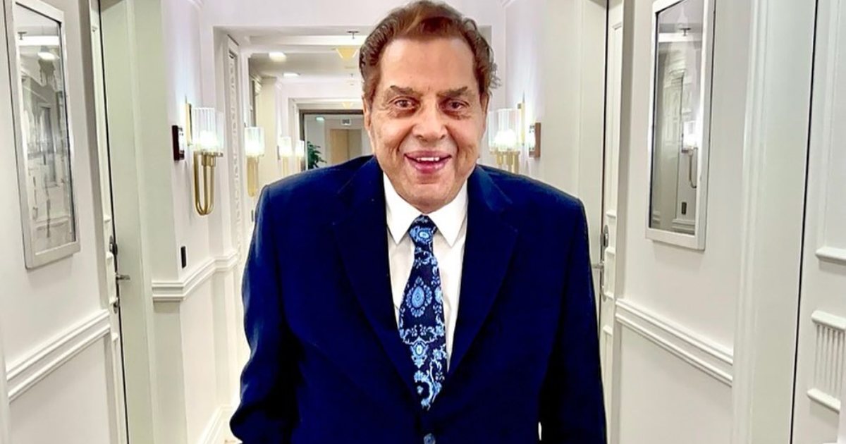 Dharmendra Passes Away