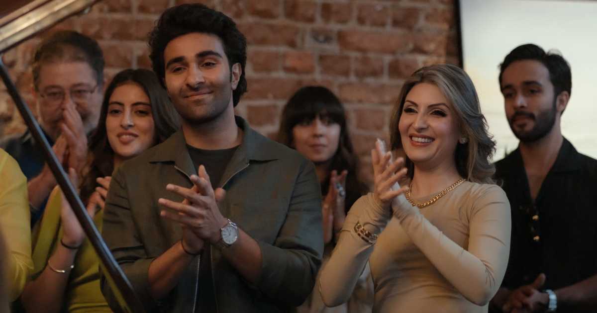 Dining With The Kapoors Review: Family That Eats, Sings, Laughs, Cries, Stays & Roasts Together!