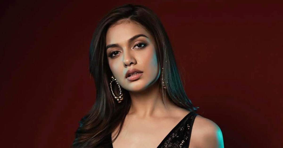 Divya Agarwal To Make Bollywood Debut With The Wardrobe