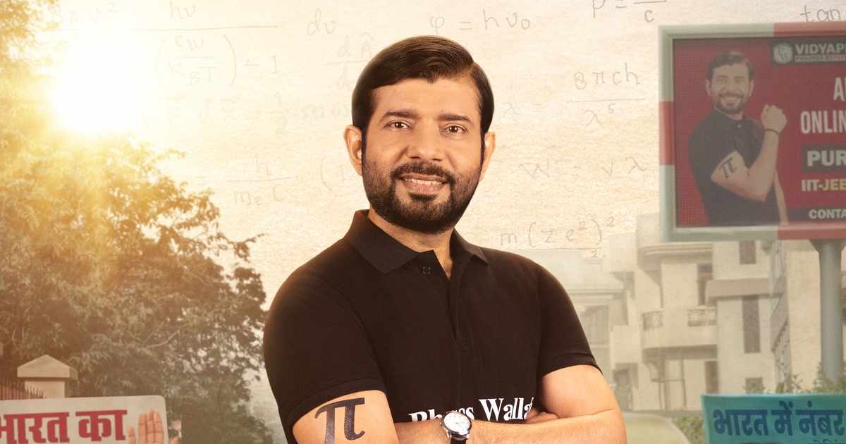 Hello Bachhon Review Ft. A Brilliant Vineet Kumar As Physics Wallah Alakh Pandey