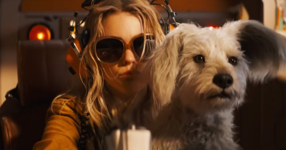 Supergirl Trailer Easter Eggs.