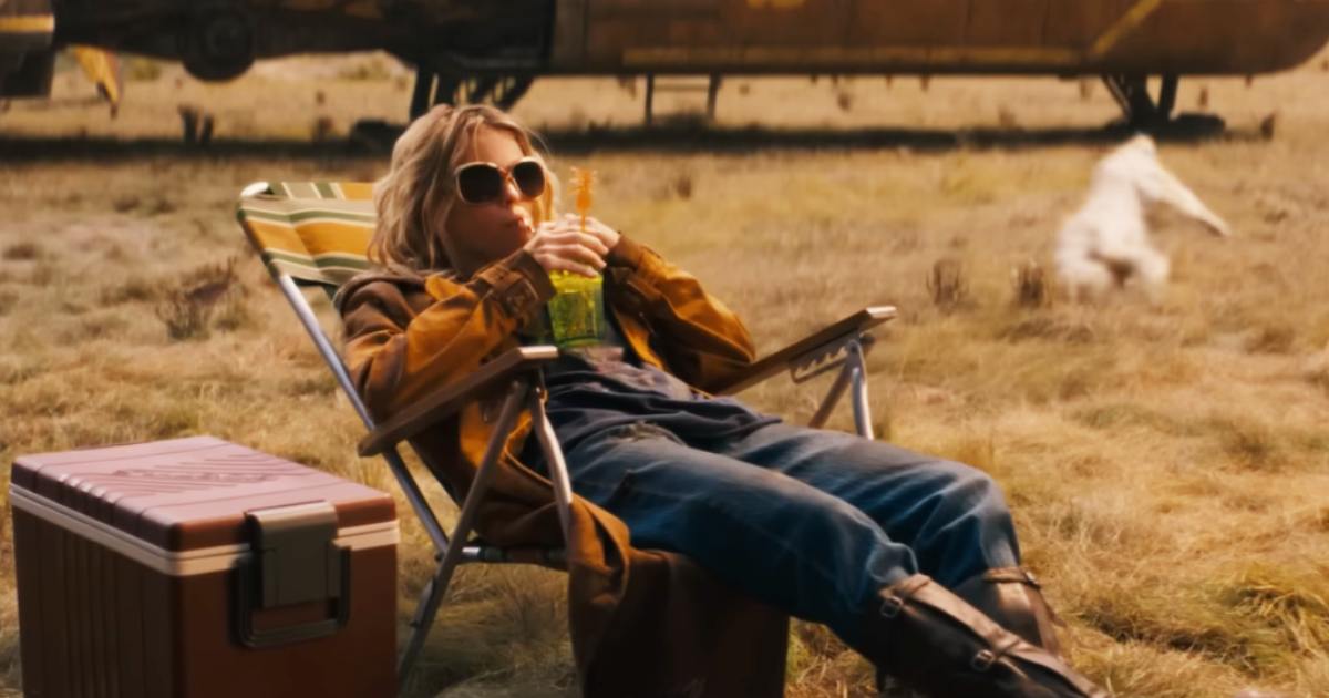 Supergirl Trailer Easter Eggs.