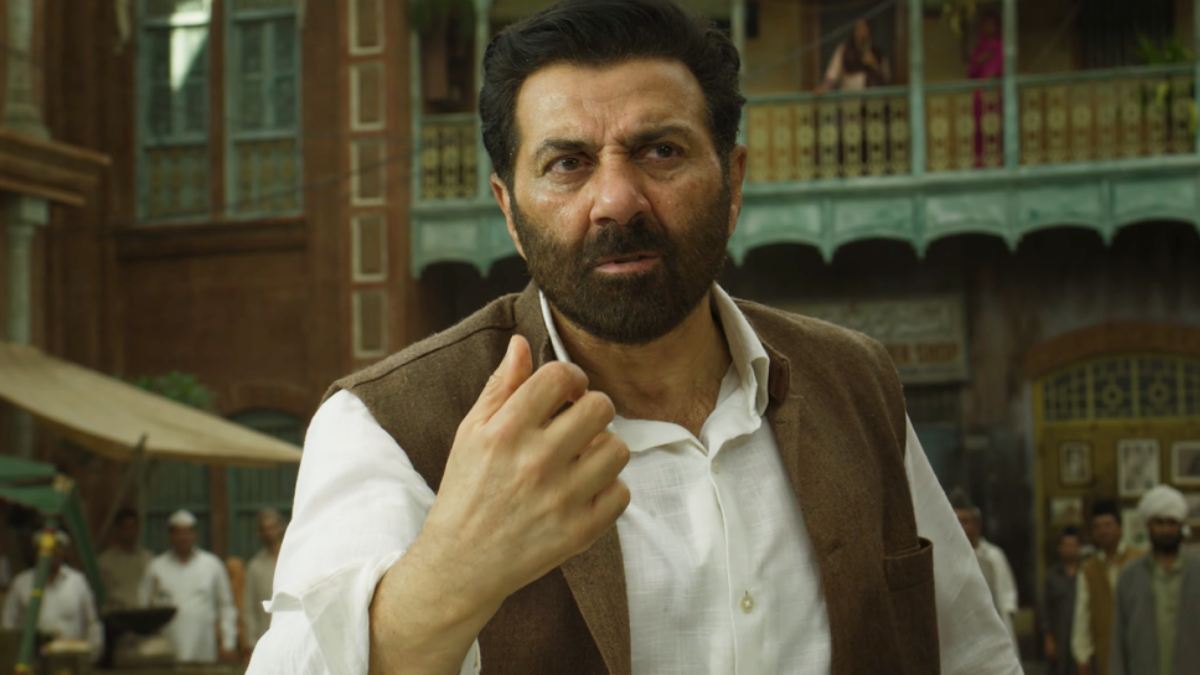 Sunny Deol Drops Gadar Roar Surrendering To His Vulnerable Self & Pleads, ‘Jeete Ji Marna Nahi Chahta’ Amidst Gory Partition Violence!